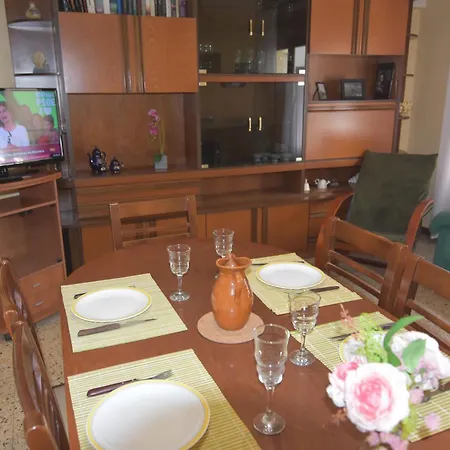 Rnet - Castell Trinitat Apartman