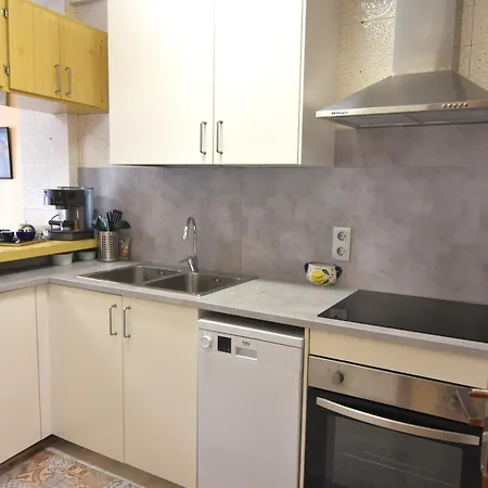 Rnet - Castell Trinitat Apartman *